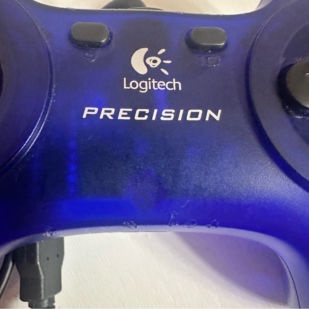 Logitech Precision Controller in Vibrant Blue - Picture 2 of 5